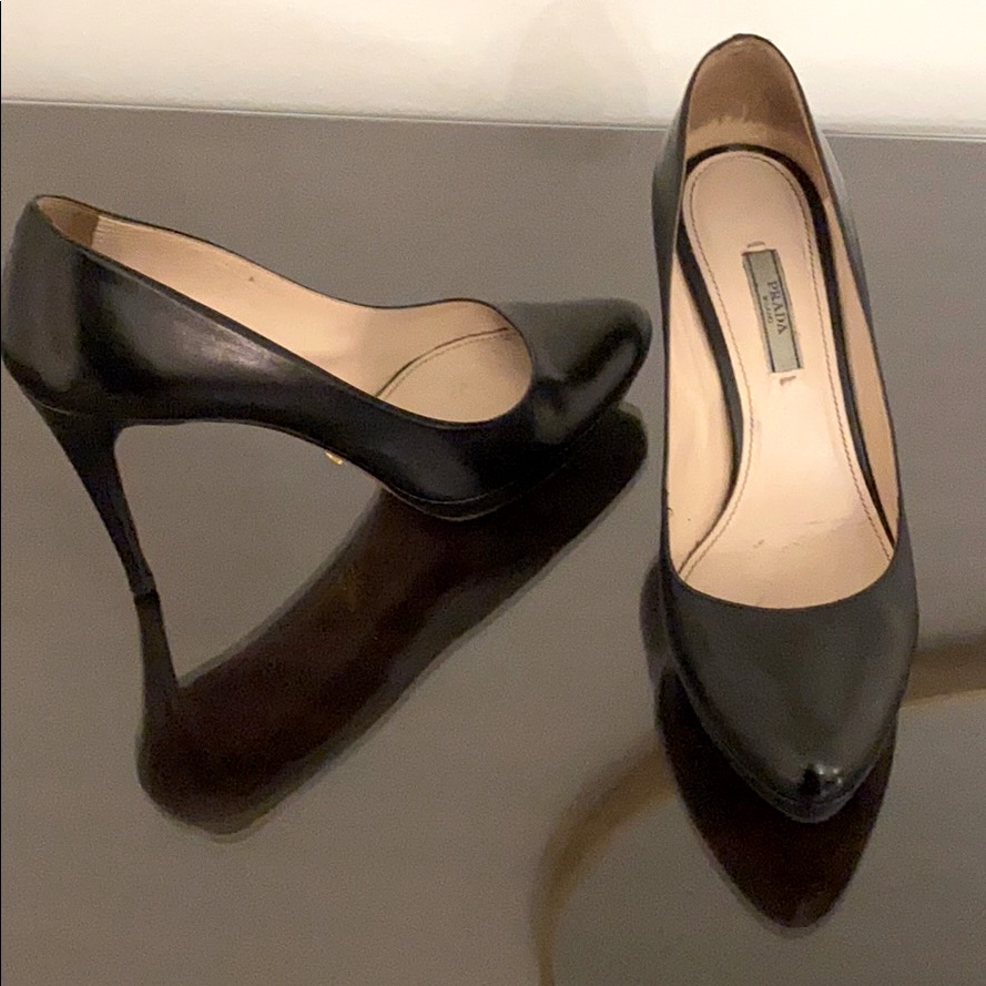 Prada Pumps  Classic Prada Leather